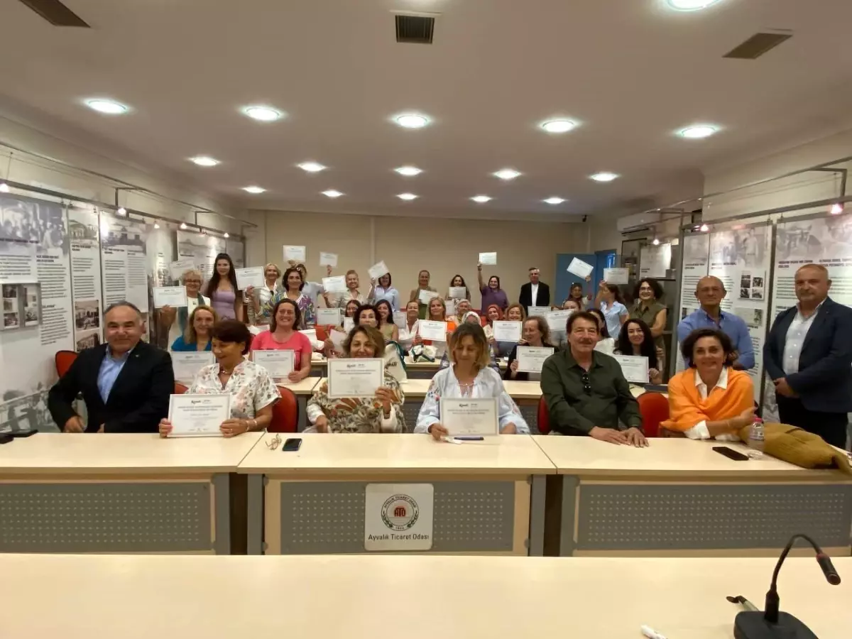 Kadın Çiftçilere Zeytin Yetiştiriciliği Eğitimi Sertifikaları Verildi