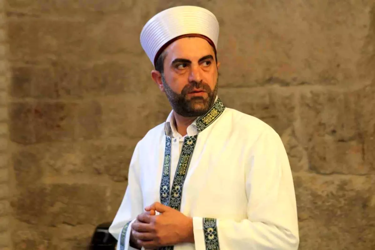 Kaleiçi’nde İmam Tanrıverdi’nin 6 Dil Hizmeti