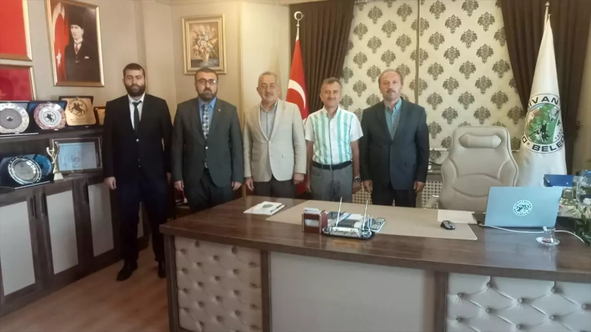 Müftü Önal’dan Belediye Başkanı Efe’ye Ziyaret