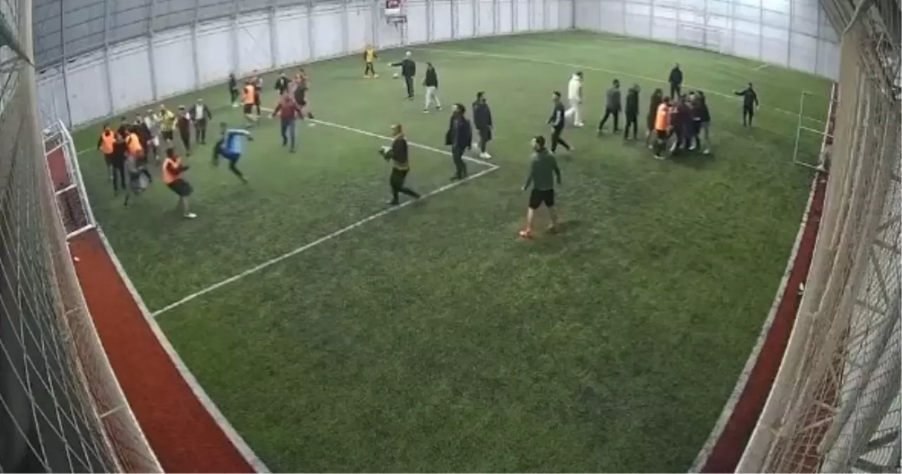 Halı Saha Maçında Kavga: 2 Yaralı