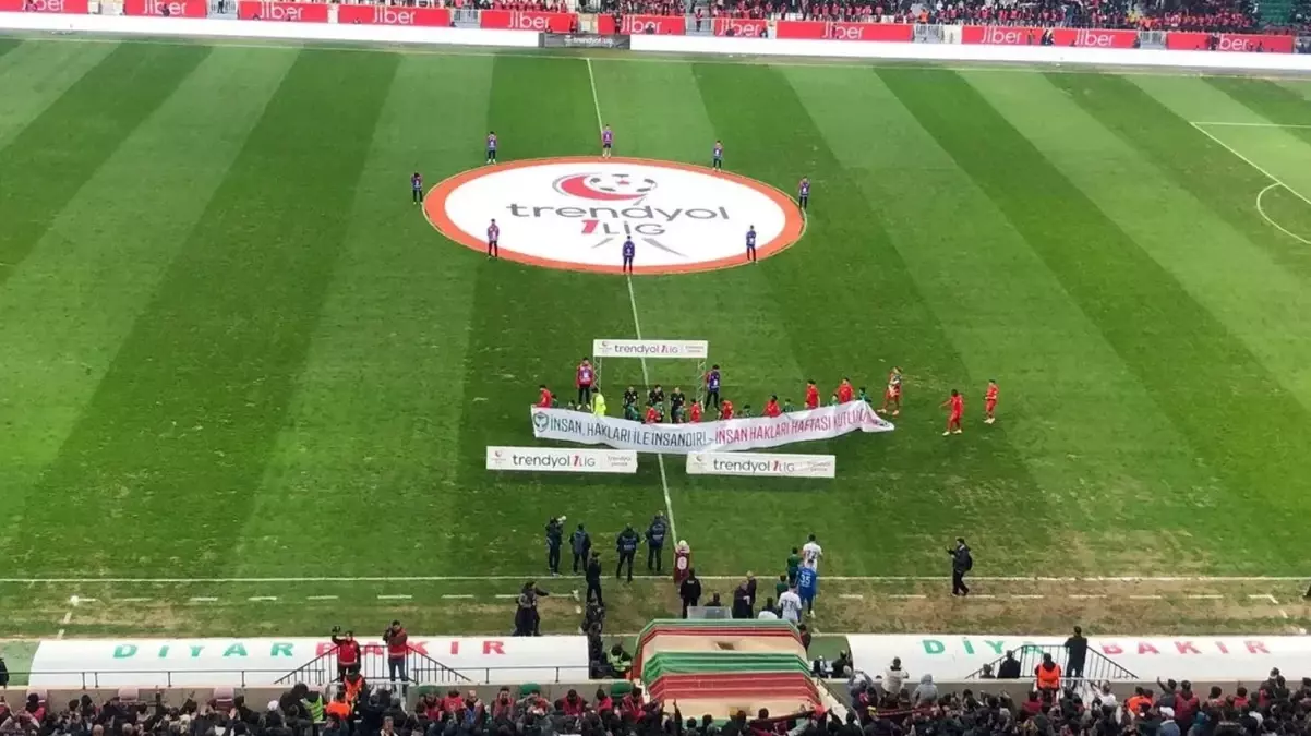 Amedspor’a pankart şoku