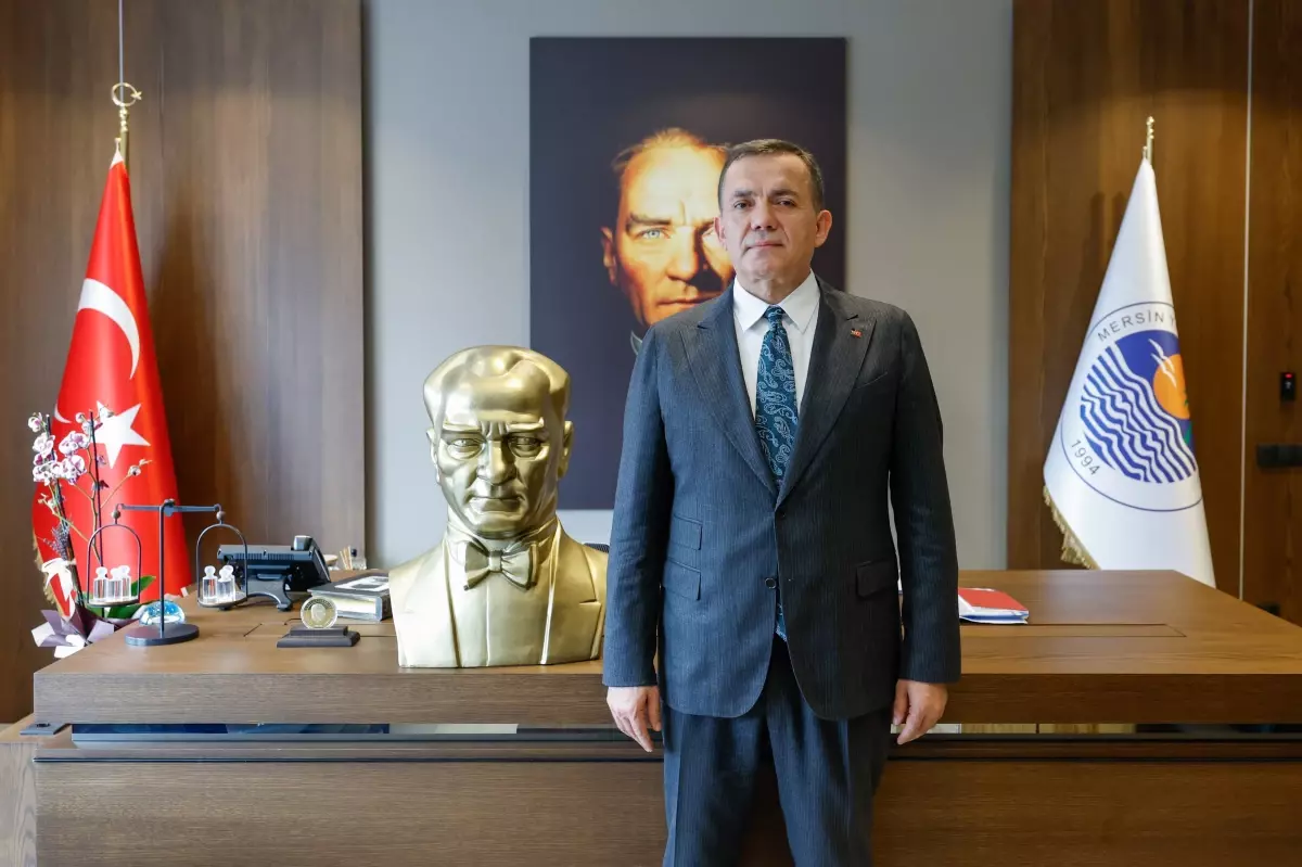 Paris’teki Atatürk Büstü Çalındı, Yenişehir Belediyesi Yenisini Gönderdi