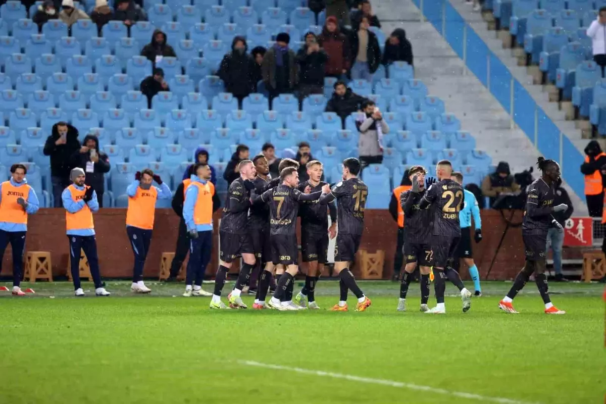 Trabzonspor 2-0 Önde
