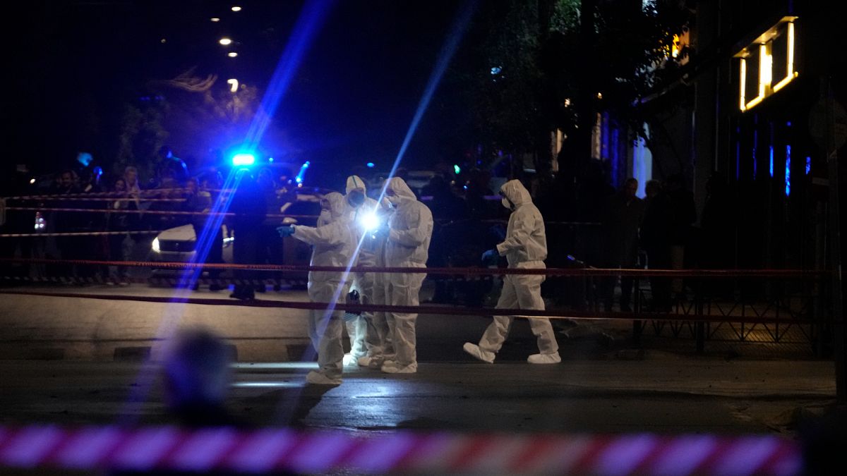 Atina’da patlama: Demiryolu şirketinin yakınına bomba koydular